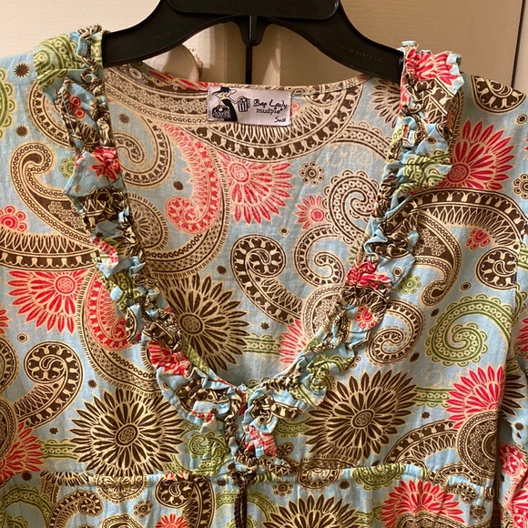 Matching beach cover up and bag - Picture 2 of 9